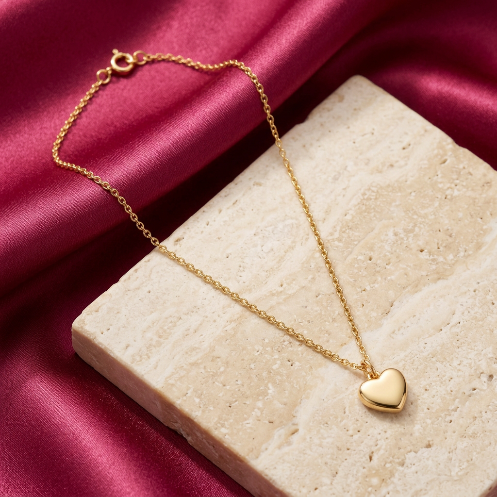 Aerivova Amour Heart Pendant Necklace, a Romantic Finishing Detail for Personal Layers and Everyday Outfits