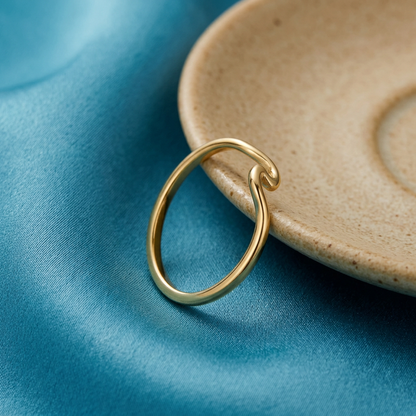 Aerivova Dune Wave Ring, an Organic Flowing Silhouette for Soft Textures and Expressive Everyday Ring Styling