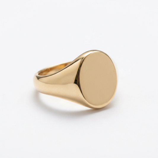 Aerivova Eclipse Oval Signet Ring, a Classic-Inspired Focal Shape for Clean Tailoring and Contemporary Ring Styling