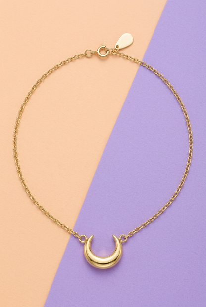 Aerivova Luna Gold-Tone Crescent Moon Pendant Necklace with Fine Chain for Everyday and Evening Styling