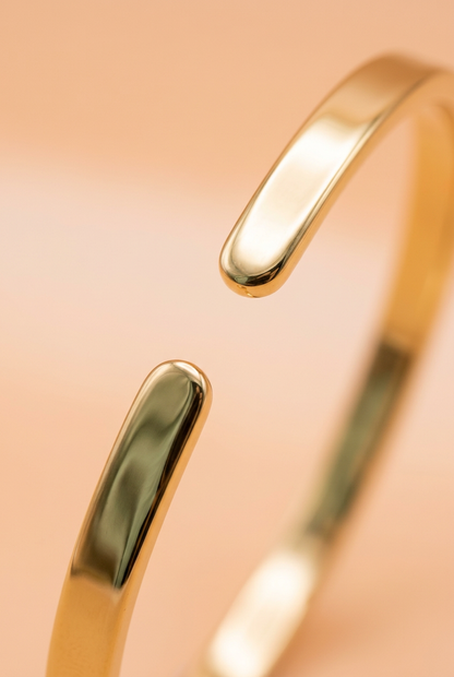 Aerivova Serene Open Cuff Bracelet, an Uncluttered Wrist Accent for Tailored Sleeves and Refined Everyday Styling